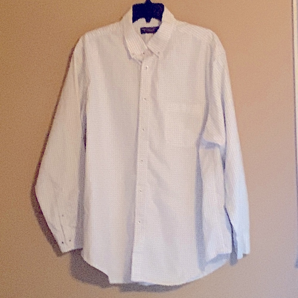 Roundtree & Yorke long sleeve used men’s shirt